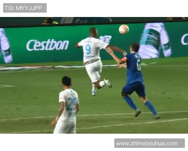 足球明星挥洒自如甩头发瞬间展现魅力与风采的精彩瞬间合集 足球明星挥洒自如甩头发瞬间展现魅力与风采的精彩瞬间合集