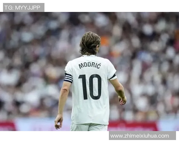 足球明星莫德里奇的精彩瞬间壁纸分享，尽显足球魅力与个人风采